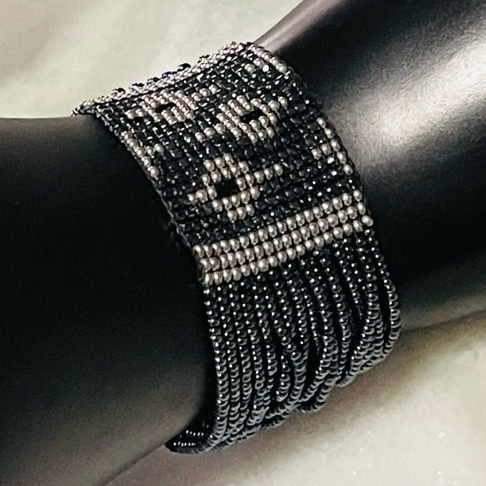 Indian inspired beaded and toggle bracelet